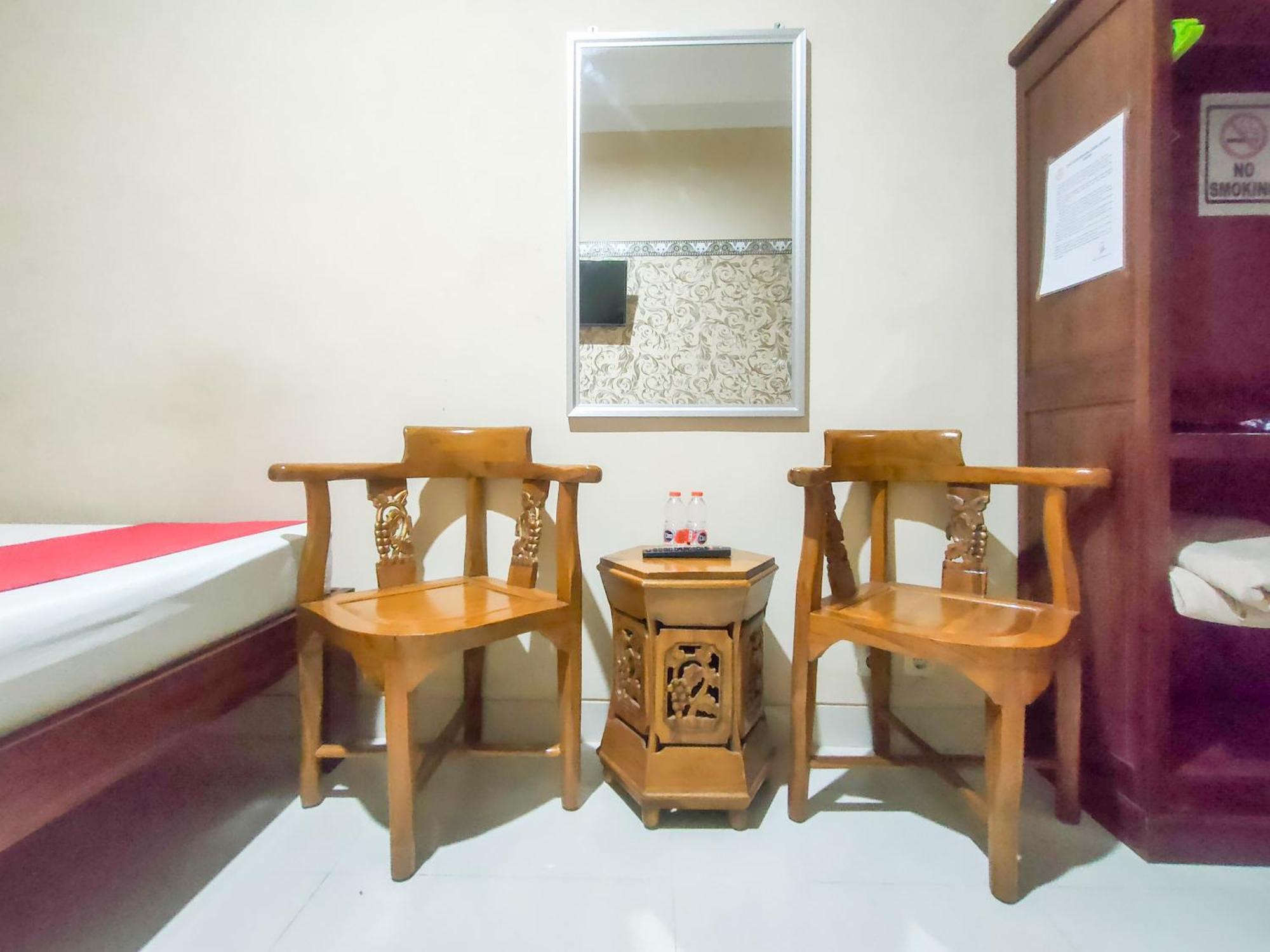 Reddoorz Syariah At Graha Adi Karya Kartasura Hotel Kartosuro Buitenkant foto