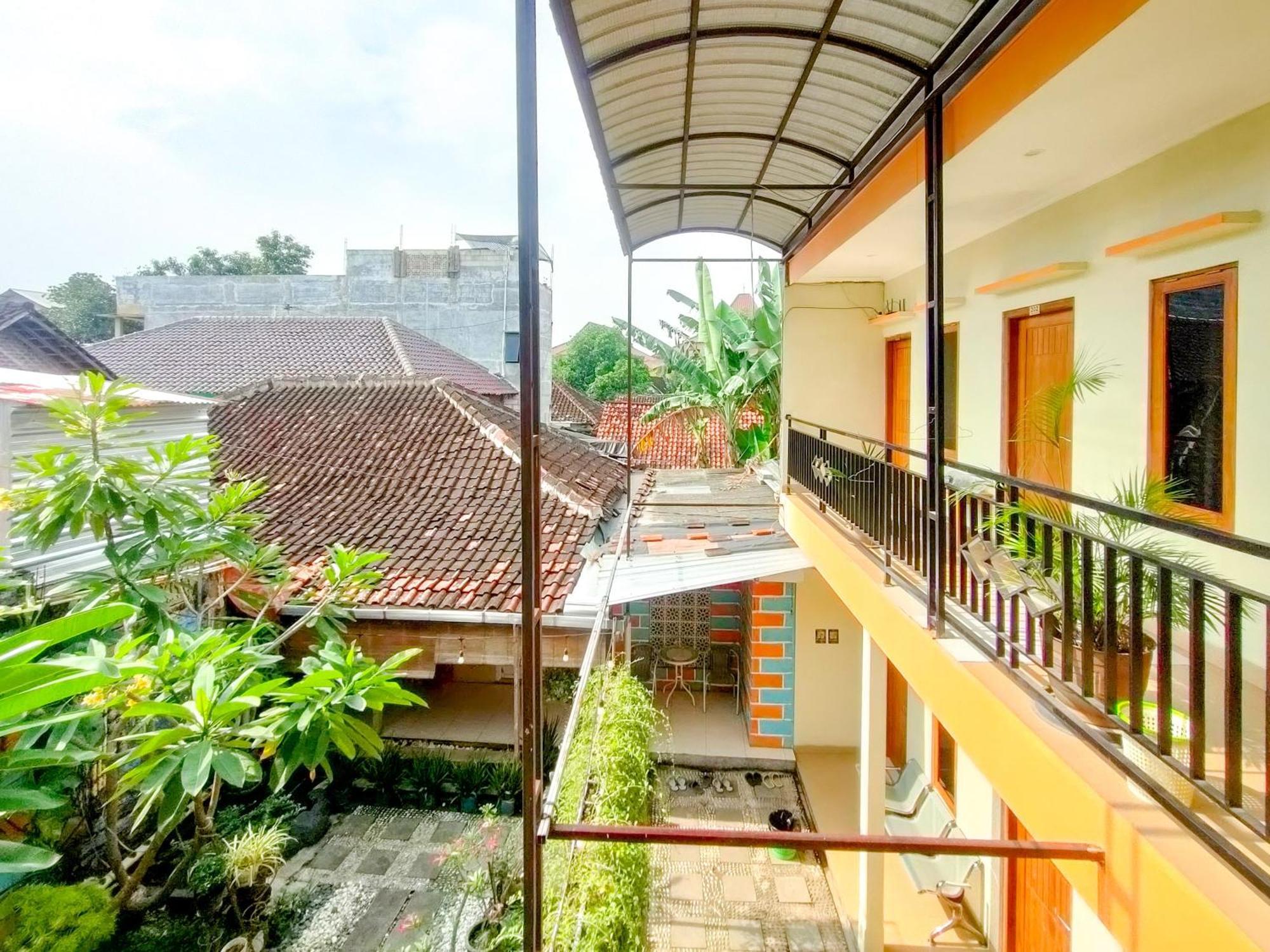 Reddoorz Syariah At Graha Adi Karya Kartasura Hotel Kartosuro Buitenkant foto