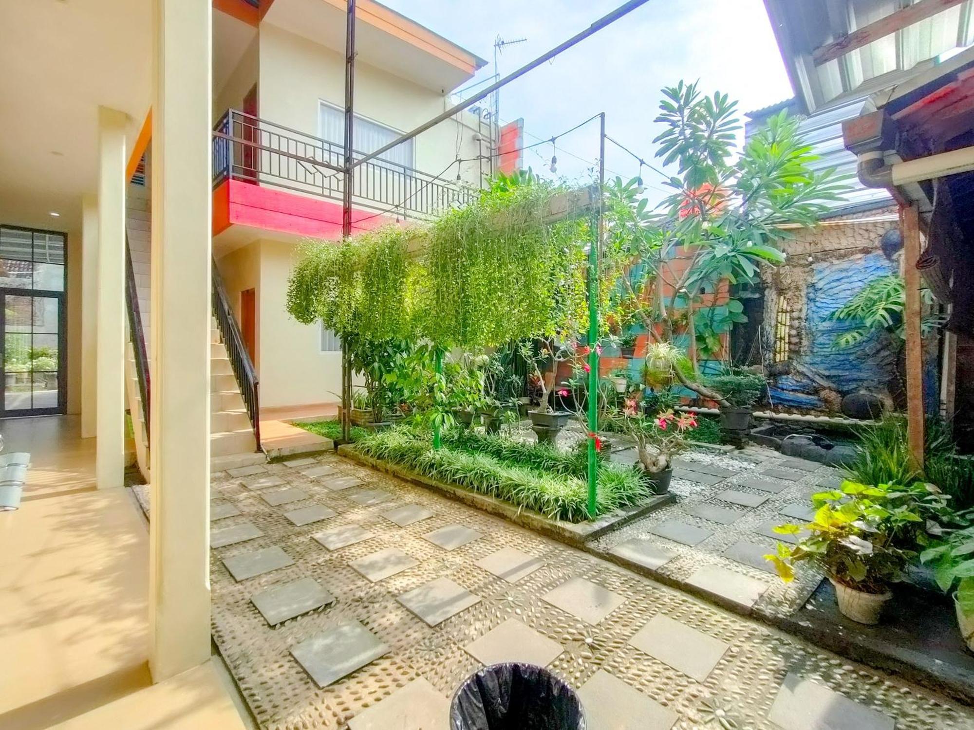 Reddoorz Syariah At Graha Adi Karya Kartasura Hotel Kartosuro Buitenkant foto