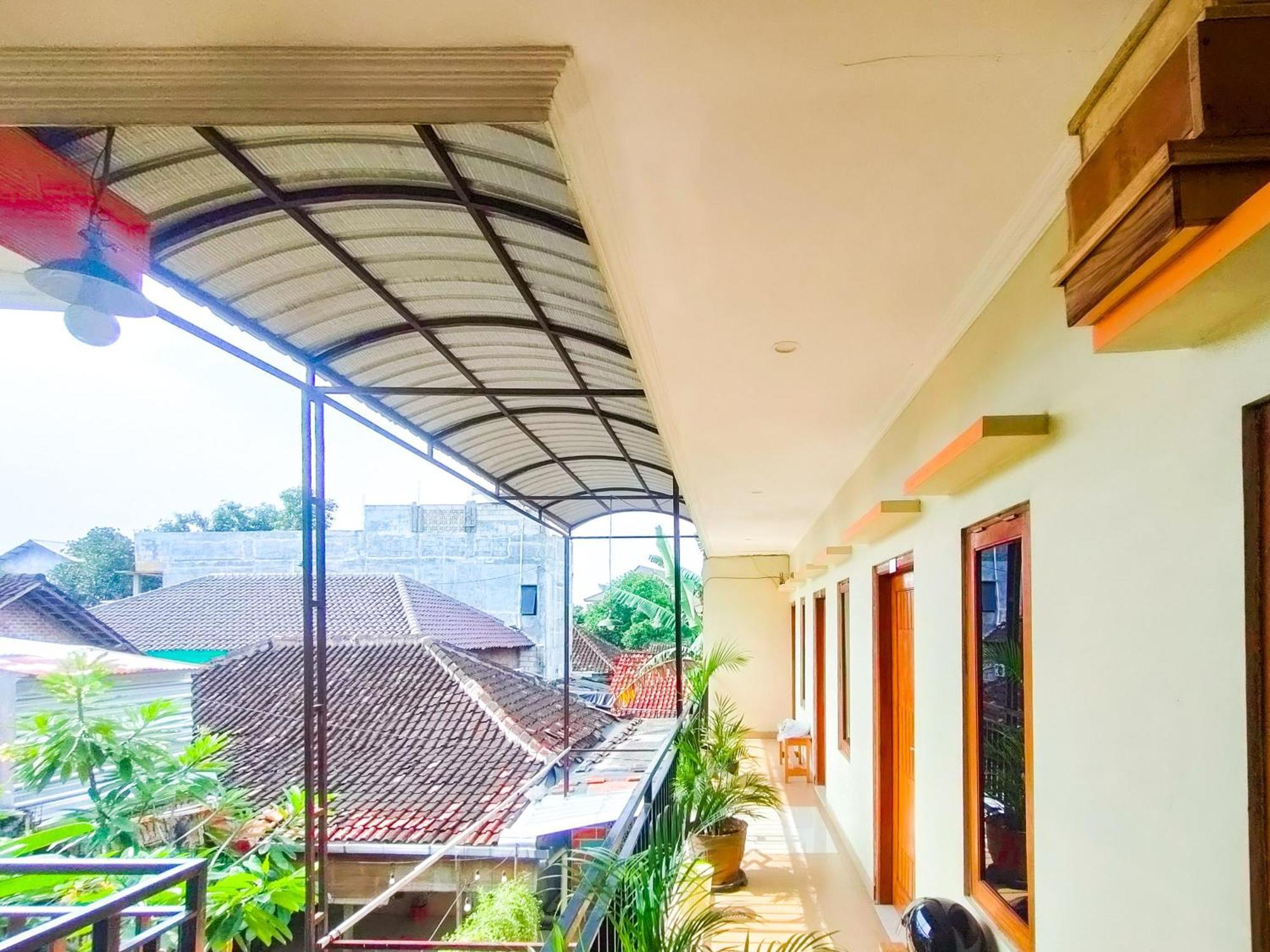 Reddoorz Syariah At Graha Adi Karya Kartasura Hotel Kartosuro Buitenkant foto